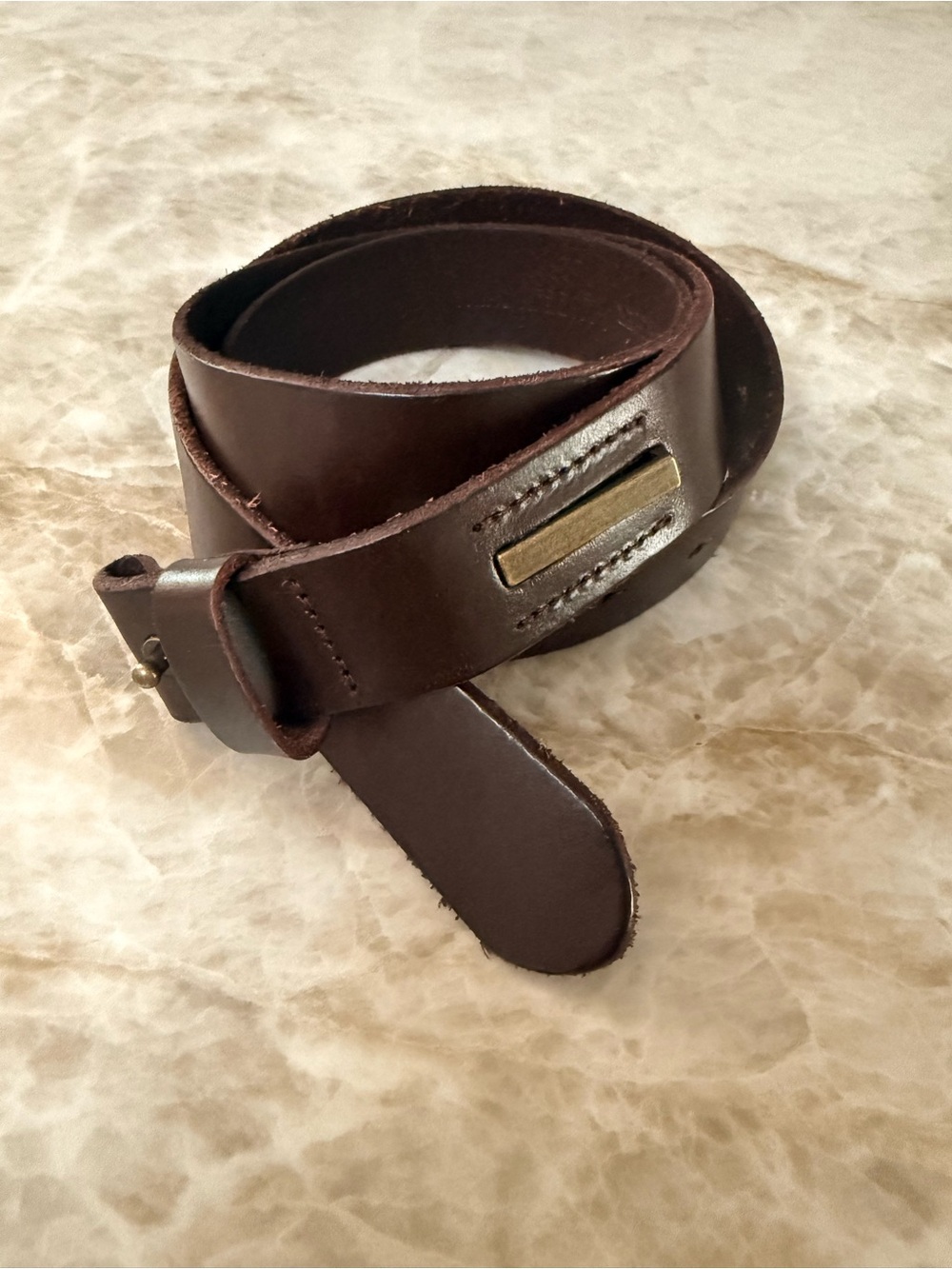 Women’s Banana Republic Dark Brown 
Metal bar, leather belt.